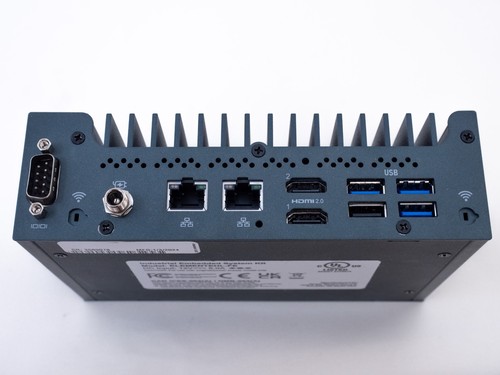 Seneca element fanless media - seneca,