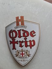 HARDYS & HANSONS '' OLDE TRIP '' Beer Pump Clip  / Badge (X)