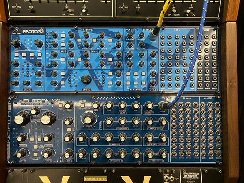 Behringer neutron synthesiser - behringer,