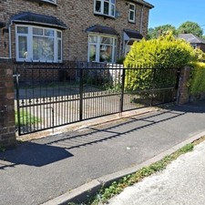 Folding Gate, Metal Gate