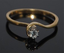 18ct Gold Solitaire Diamond