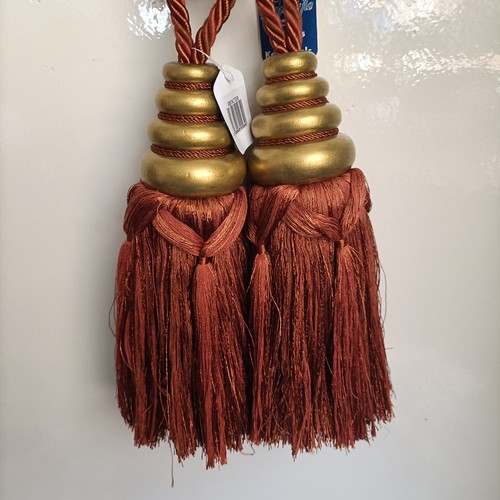 Large decorative tasselled - decorative,