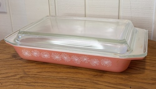 Pyrex pink daisy - pink, glass