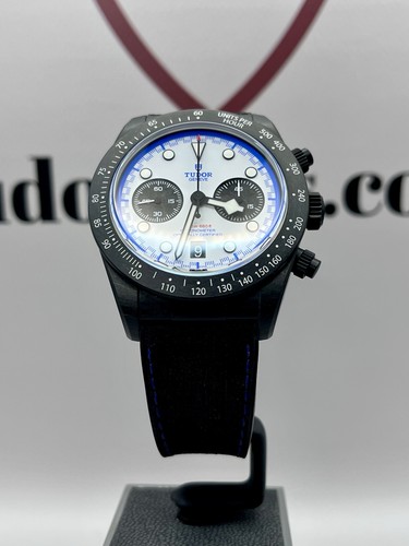 Tudor black bay - black, carbon