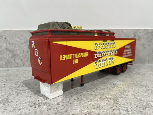 Corgi twin axle - corgi, trailer