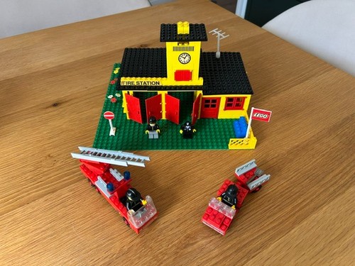 Lego town fire station 374 - town,