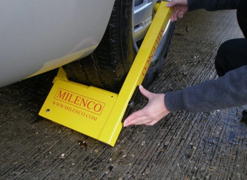 Milenco compact wheel lock - milenco,