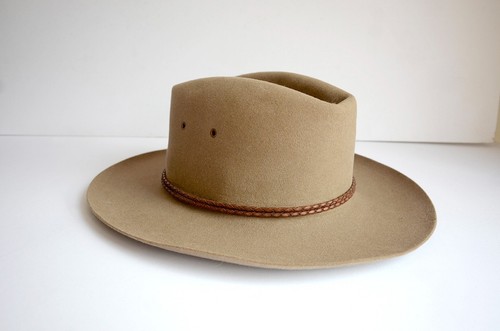 Vintage akubra felt hat made - felt,