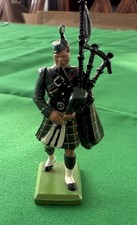 Britains Toy Soldiers Gordon Highlanders Piper  Marching
