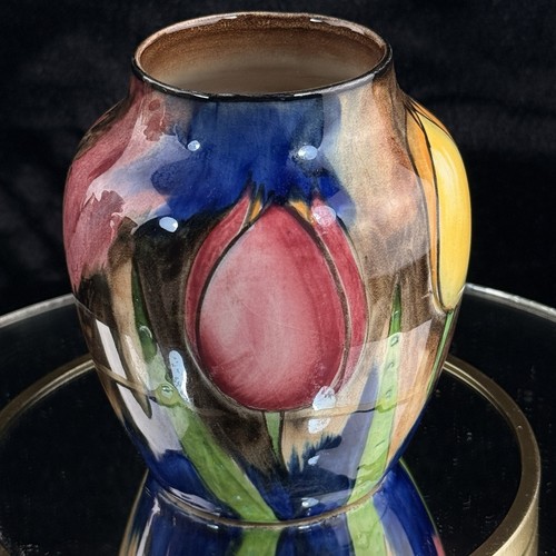 Tunstall art pottery tulip - h&k,