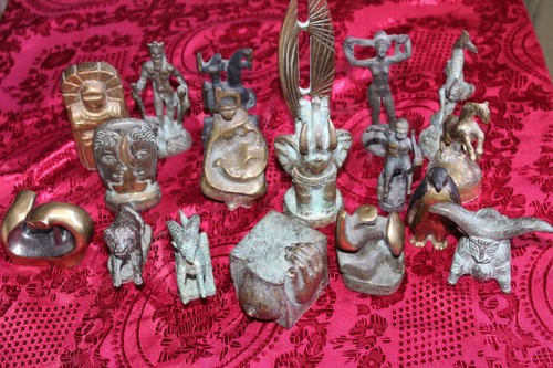 Signed bronze figurines - signed,