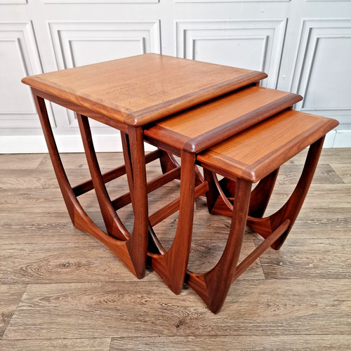 Vintage nest tables g - nest,