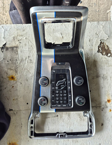 Volvo v40 centre console - volvo,