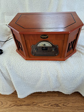 stereo system with turntable