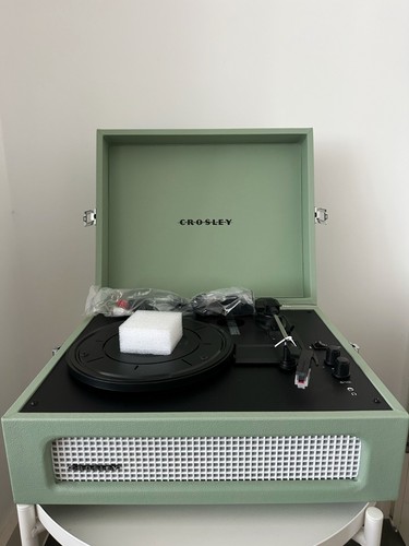 Crosley voyager record player - crosley,