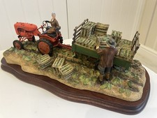 Border Fine Arts Model Cut And