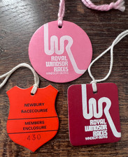 3 racecourse tickets / swing