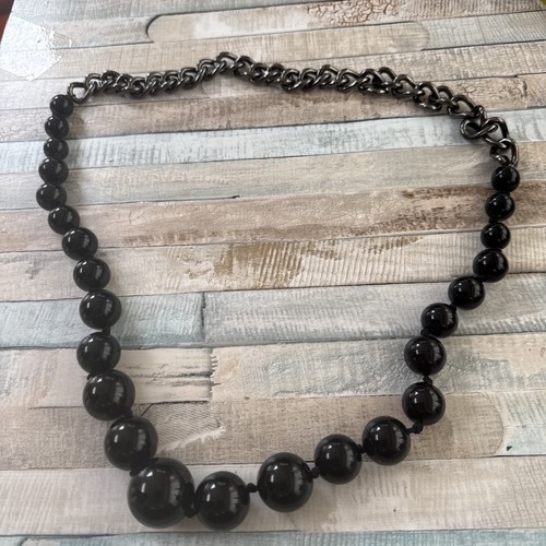 Black graduated acrylic beads - black,