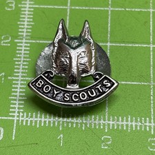 Boy Scouts Wolf Fox Head Lapel Buttonhole Chrome Badge