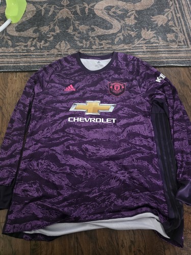 Manchester united goalkeeper - manchester,