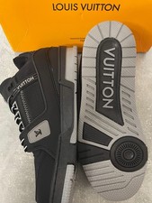 Louis Vuitton Men's Black With