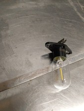 (light bulb) fits Russell