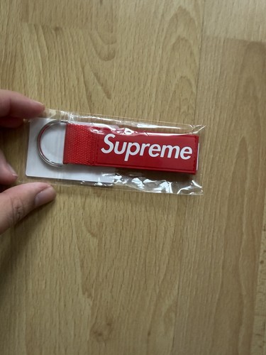 Supreme webbing keychain red - supreme,