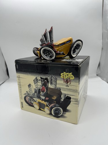Speed freaks flat - freaks, “flat