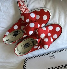 Vans X Disney Gore Minnie mouse 90th Anniversary Size 7 limited Edition Christma