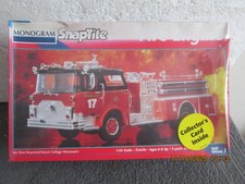 1/32  MONOGRAM FIRE  ENGINE    SNAPTITE  MODEL KIT    see des.