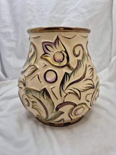 Wade gothic vase hand - gothic,