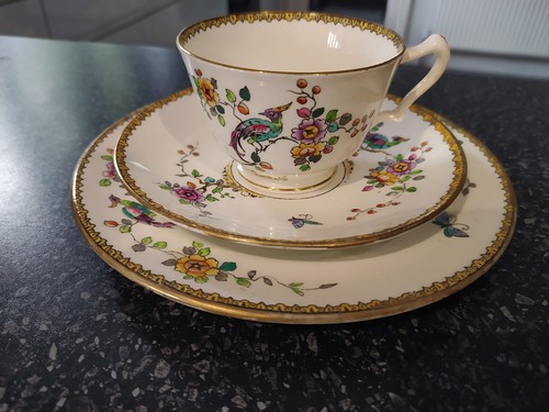 Crown staffordshire bird - staffordshire,