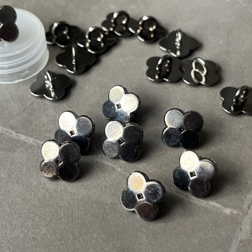 Metal shank buttons tube - buttons, in