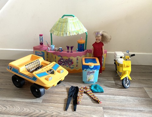 Vintage 1980 sindy doll - 1980’s,