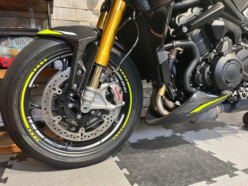 Triumph street triple - triumph,