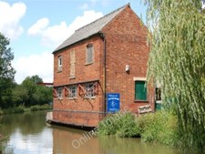 Photo 6x4 Oxford Canal warehouse at Clifton Cruisers boatyard Rugby  c2009