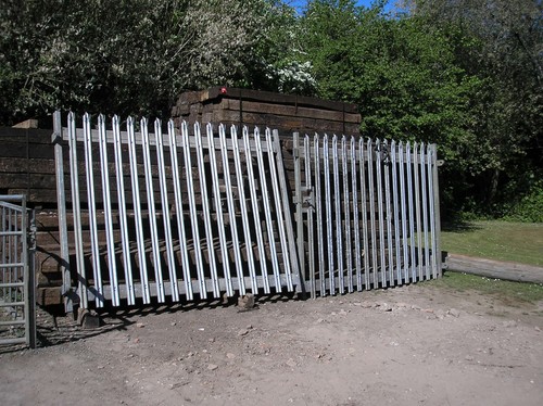 Palisade security gates - palisade, yard
