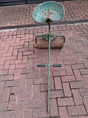 Ransomes vintage roller - roller, seat