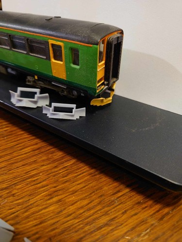 4mm class 150 153 156 - 00,