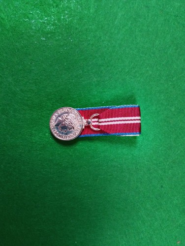 Diamond jubilee miniature - diamond,