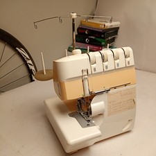 BERNINA  1100D OVERLOCKER