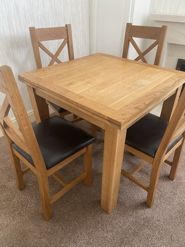 Lovely extendable dining table - dining,