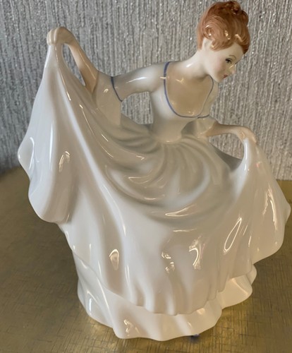 Royal doulton china lady - doulton, doll