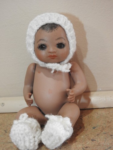 Hand knit doll clothes - hand, fits