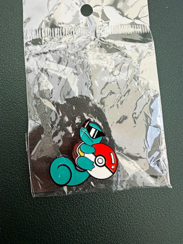 Pokémon squirtle holding - pokémon,