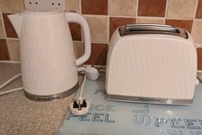 Russell Hobbs White Kettle & 2