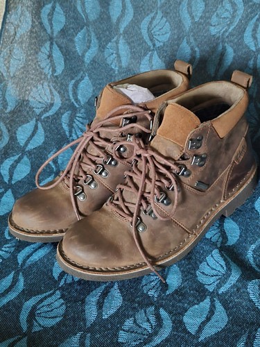 New clarks mens high gortex - new,