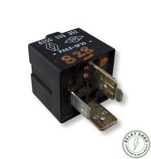 Renault 4-Blade Black