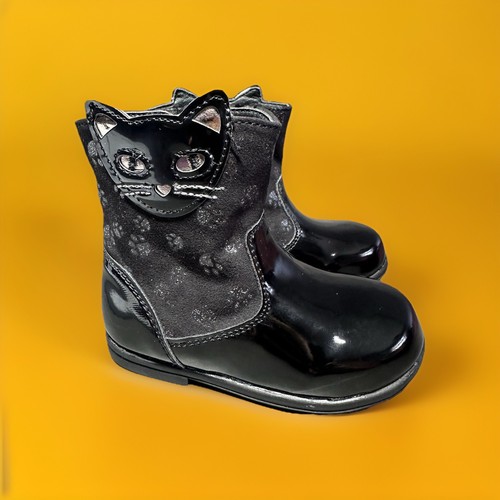 Cat boots for little one - cat, size