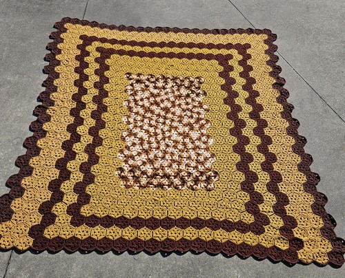 Vtg 70s crochet throw afghan - 70s,